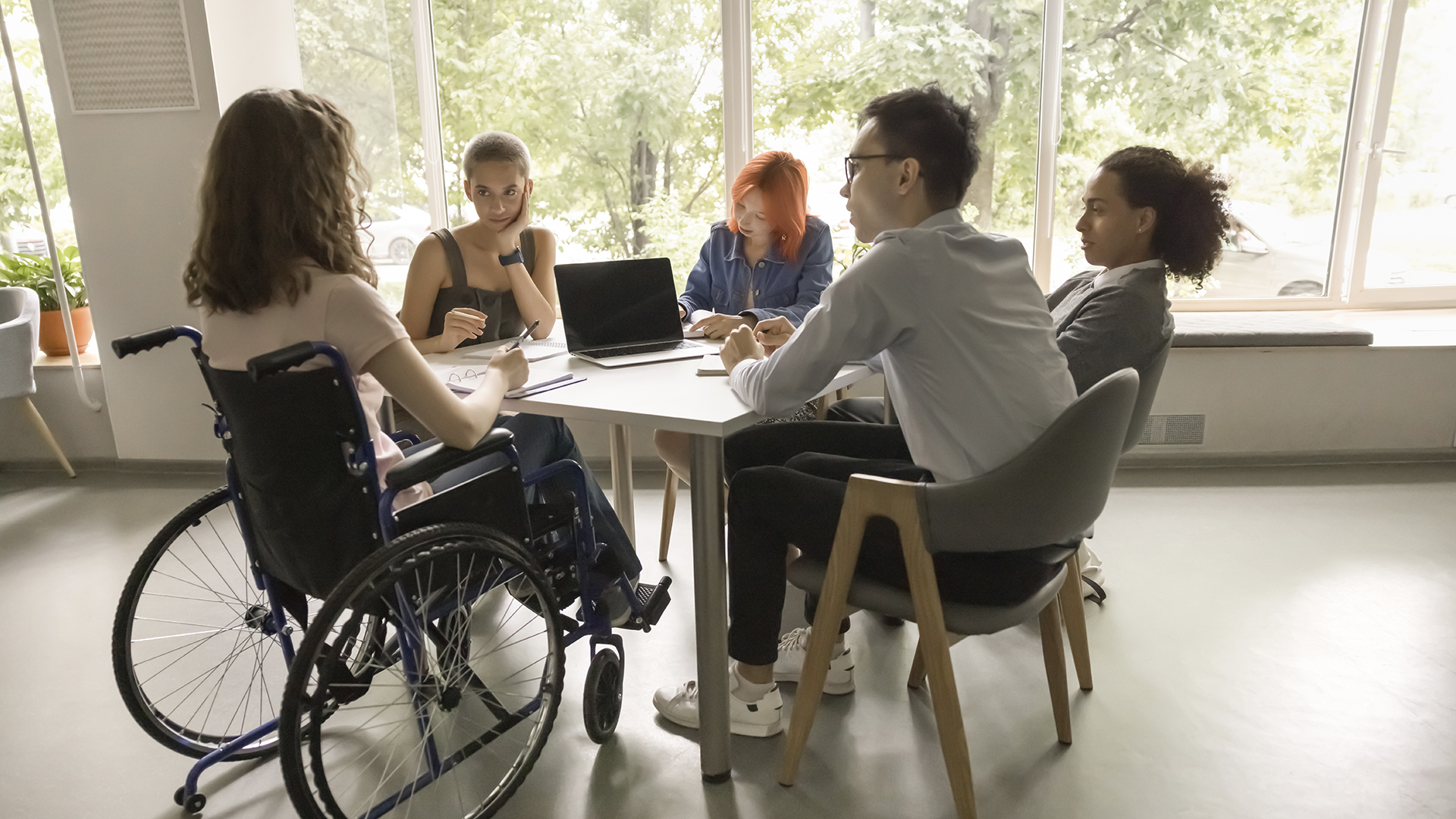 Banco Santander beca a 200 estudiantes universitarios con discapacidad para el curso 2024-2025